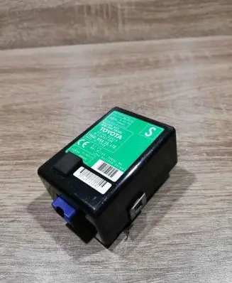 Toyota Auris 150 Door central lock control unit/module 8974002010 61b301000