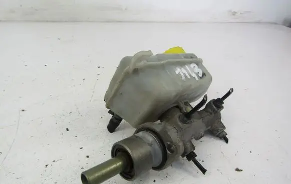 Skoda Fabia Mk1 (6Y) Master brake cylinder 