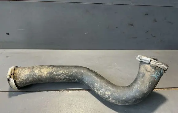 Audi Q7 4L Intercooler hose/pipe 7L6145737B