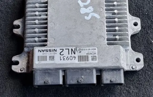 Nissan X-Trail T32 Engine control unit/module NEC021048 40931NL2 BED431401