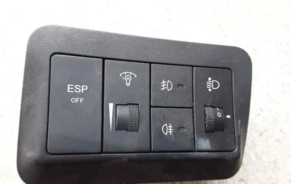 Hyundai Santa Fe ESP (stability program) switch 202007239