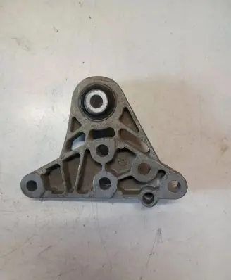 Volvo S60 Engine mount bracket 31262936