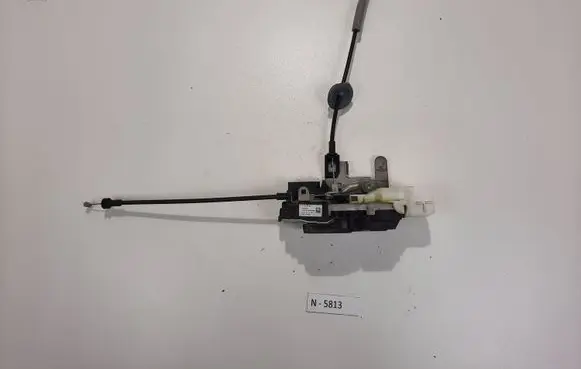 Volvo V40 Front door lock 31391823