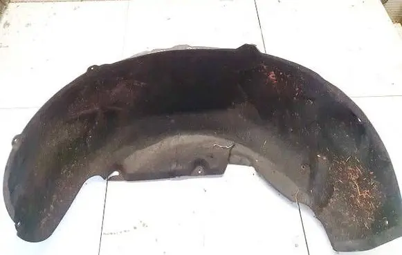 Rear arch fender liner splash guards