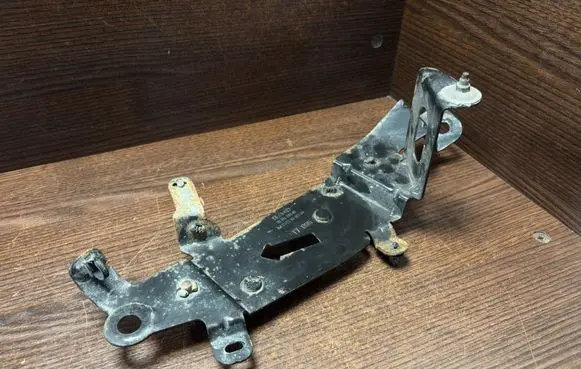 Toyota Proace Engine mounting bracket 9806598980