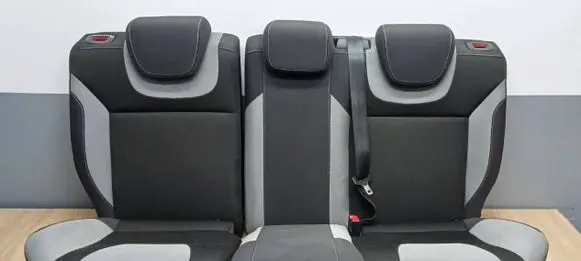 Ford Focus Second row seats 