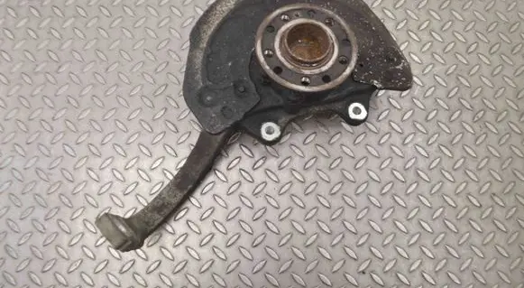 Front wheel hub