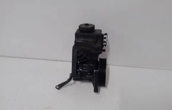 Mercedes-Benz Sprinter W906 Power steering pump A0064667801