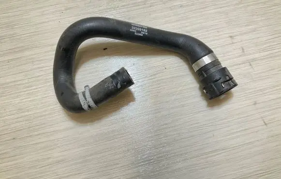Volvo XC90 Engine coolant pipe/hose 32203162 8888627392