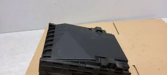 Volkswagen Caddy Fuse box cover 1K0937132F 014189871 017180061
