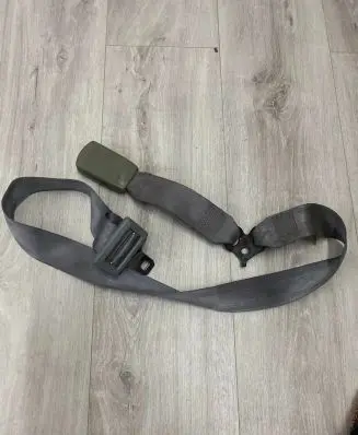 Jaguar XJ X40 Middle seatbelt buckle (rear) 