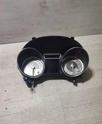 Mercedes-Benz GLA W156 Speedometer (instrument cluster) A1569004802 A1179014401