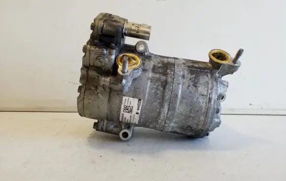 Volvo XC40 Air conditioning (A/C) compressor (pump) 32130500