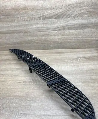 Mercedes-Benz E W211 Front bumper lower grill A2118850053