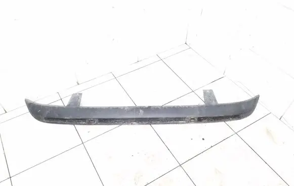 Front bumper lip