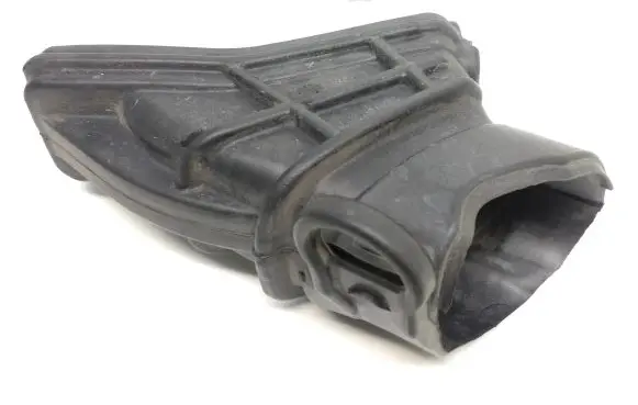 Ford Focus Air intake duct part AV619A675AD