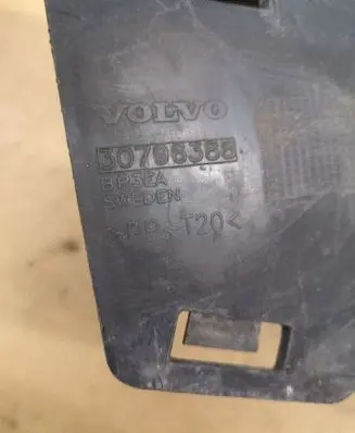 Volvo S80 Front bumper mounting bracket 30796388