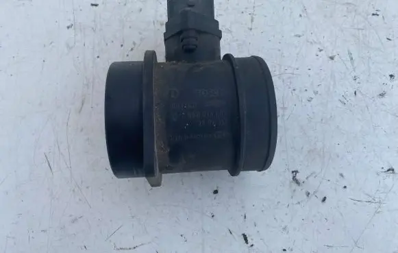 Volvo V70 Mass air flow meter 8670115