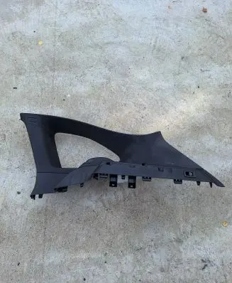 BMW X1 F48 F49 (D)pillar trim (top) 51437332828 7332828
