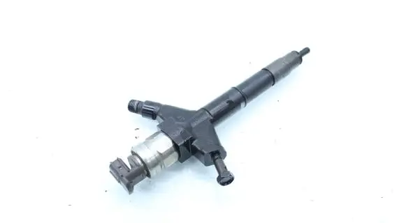 Nissan Navara D40 Fuel injector 166005X30A
