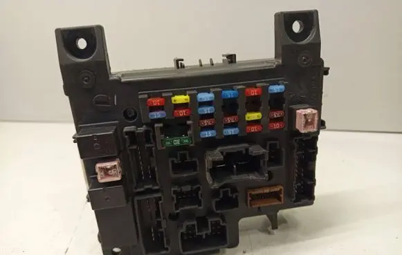 Peugeot 4007 Fuse box set 8637A322