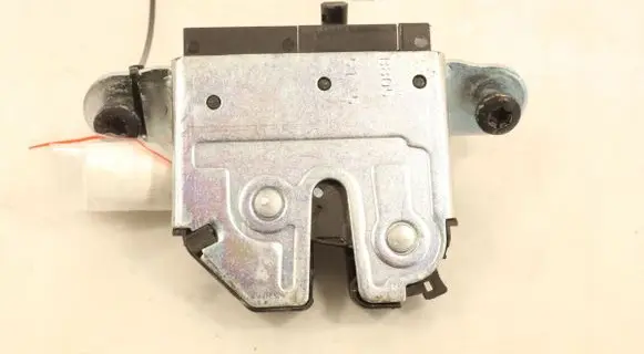 Opel Astra K Tailgate/trunk/boot lock/catch/latch B805