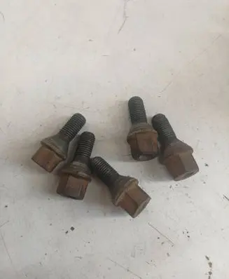 Nuts/bolts