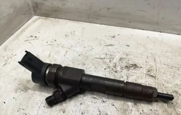 Renault Trafic II (X83) Fuel injector 044511023082003899369