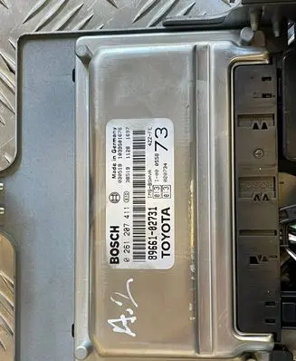 Toyota Corolla E120 E130 Engine control unit/module 8966013380