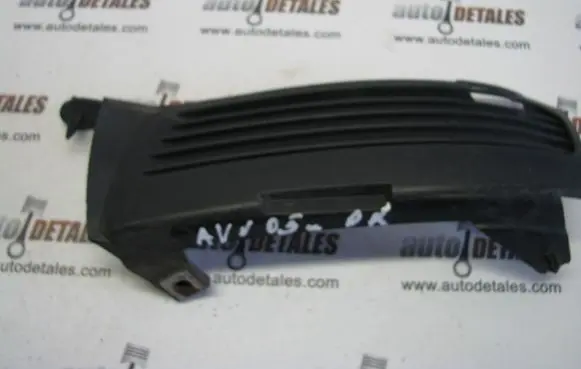 Toyota Avensis Verso Front bumper lower grill 5212844060
