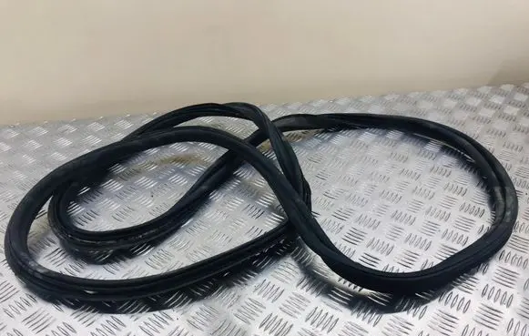 Mercedes-Benz R W251 Trunk rubber seal (body) 