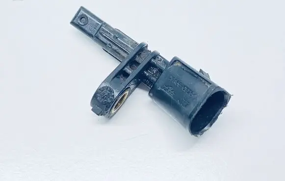 Volkswagen PASSAT B6 ABS brake wheel speed sensor 7H0927804