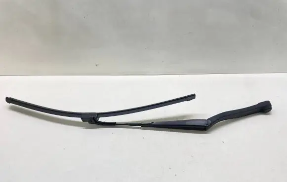 Mercedes-Benz E W212 Front wiper blade arm A2128201344