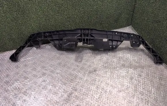 Porsche Cayenne (92A) Radiator support slam panel bracket 7P5805931