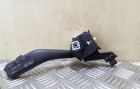 Volkswagen Touran I Indicator stalk 1K0953513A
