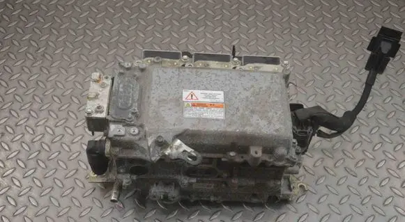 Lexus NX Voltage converter inverter 1817000321 D103E020339