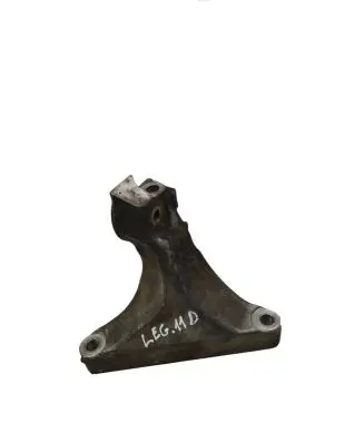 Subaru Legacy Engine mounting bracket
