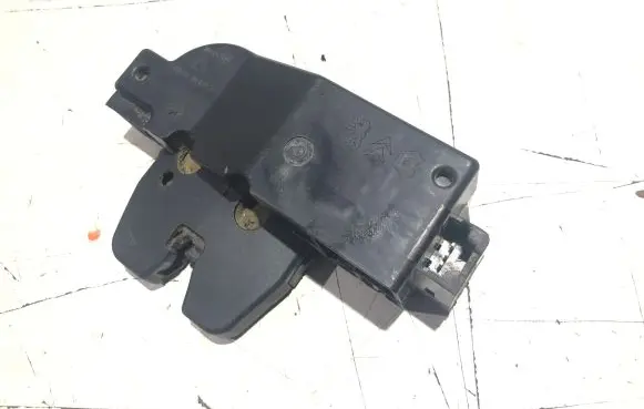 Peugeot 307 Loading door lock 9652301980