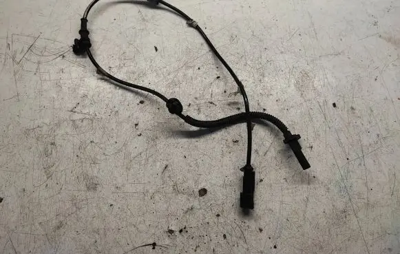 Ford Mustang VI ABS brake wheel speed sensor FR3C2C205AC 0265009584