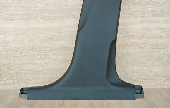 (B) pillar trim (bottom)