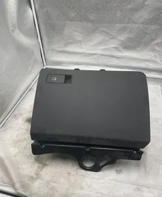 Volkswagen PASSAT B6 Glove box 3C1857097BF