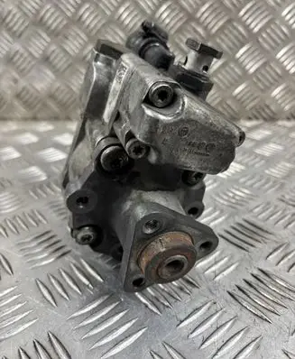 BMW 5 E60 E61 Power steering pump 678084802