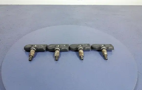 Citroen C5 Tire pressure sensor 9673198580