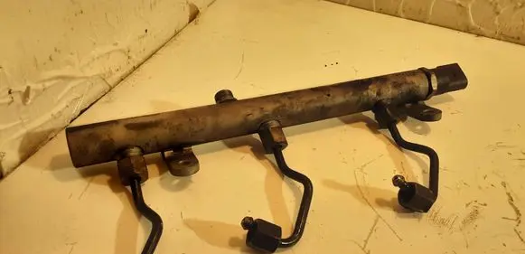 Mercedes-Benz E W211 Fuel main line pipe A6420700695