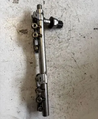 Renault Megane II Fuel main line pipe 175204385R