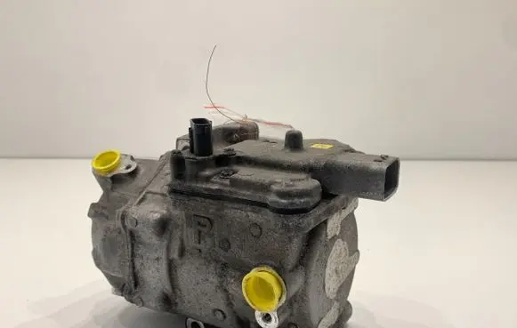 Toyota Auris E180 Air conditioning (A/C) compressor (pump) 0422001330
