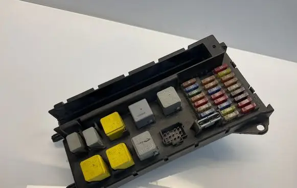 Mercedes-Benz Sprinter W906 Fuse module A9065450401 9065450401