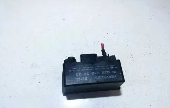 Mercedes-Benz A W168 Glow plug pre-heat relay 0255452832 899075000