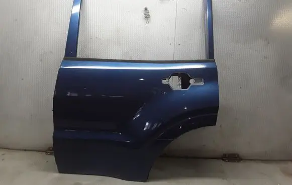 Mitsubishi Pajero Rear door