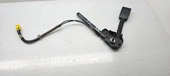 Hyundai Sonata Front seatbelt buckle